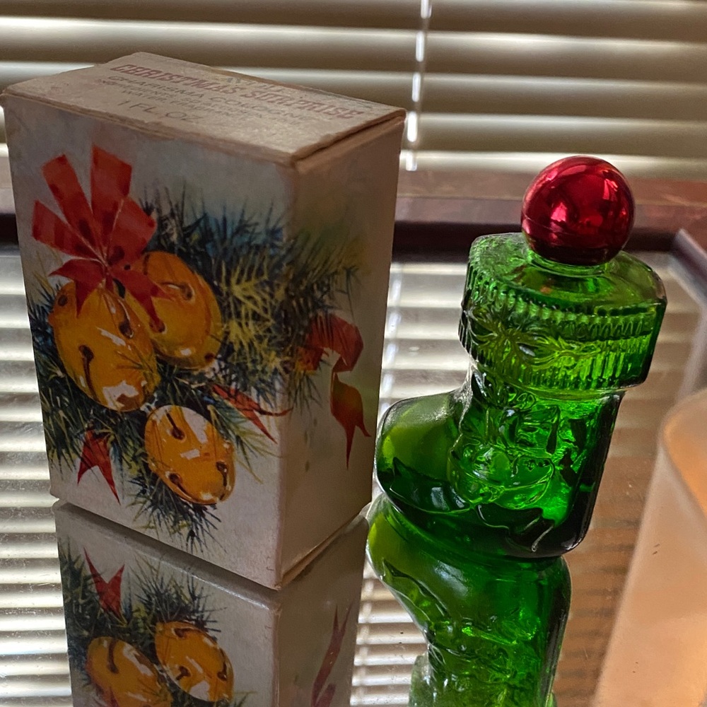 Avon Green Glass Stocking with Red Top - Picture 4 of 5